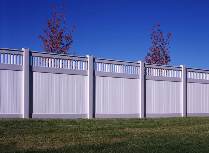 Benefits of Installing a Vinyl Fence in Commerce City, CO 
