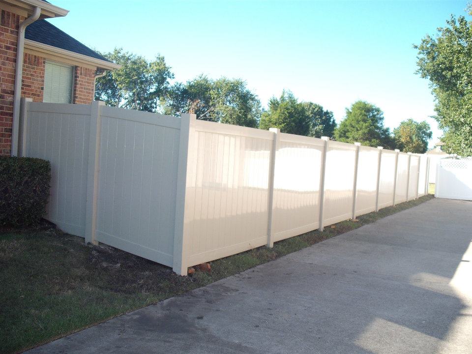 Tips for Choosing the Right Vinyl Fence Supplier 